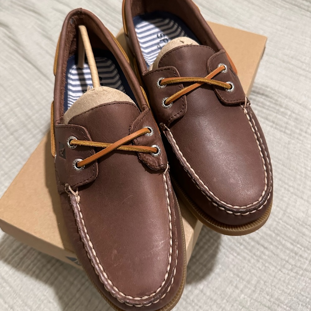 Sperry cross lace BNWT brown leather men’s loafers